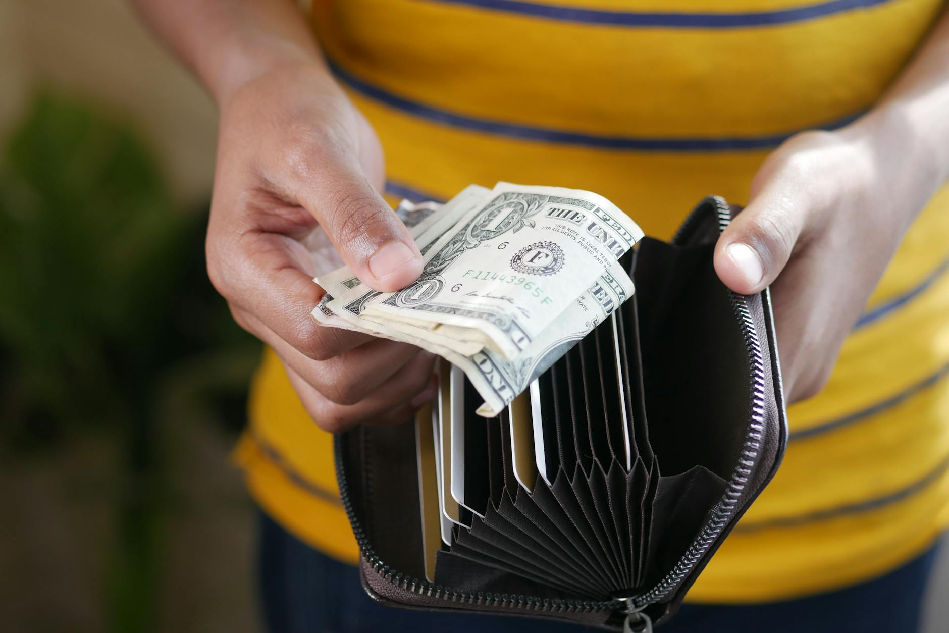 Budget Surfing in the UK: Getting Started Without Overspending