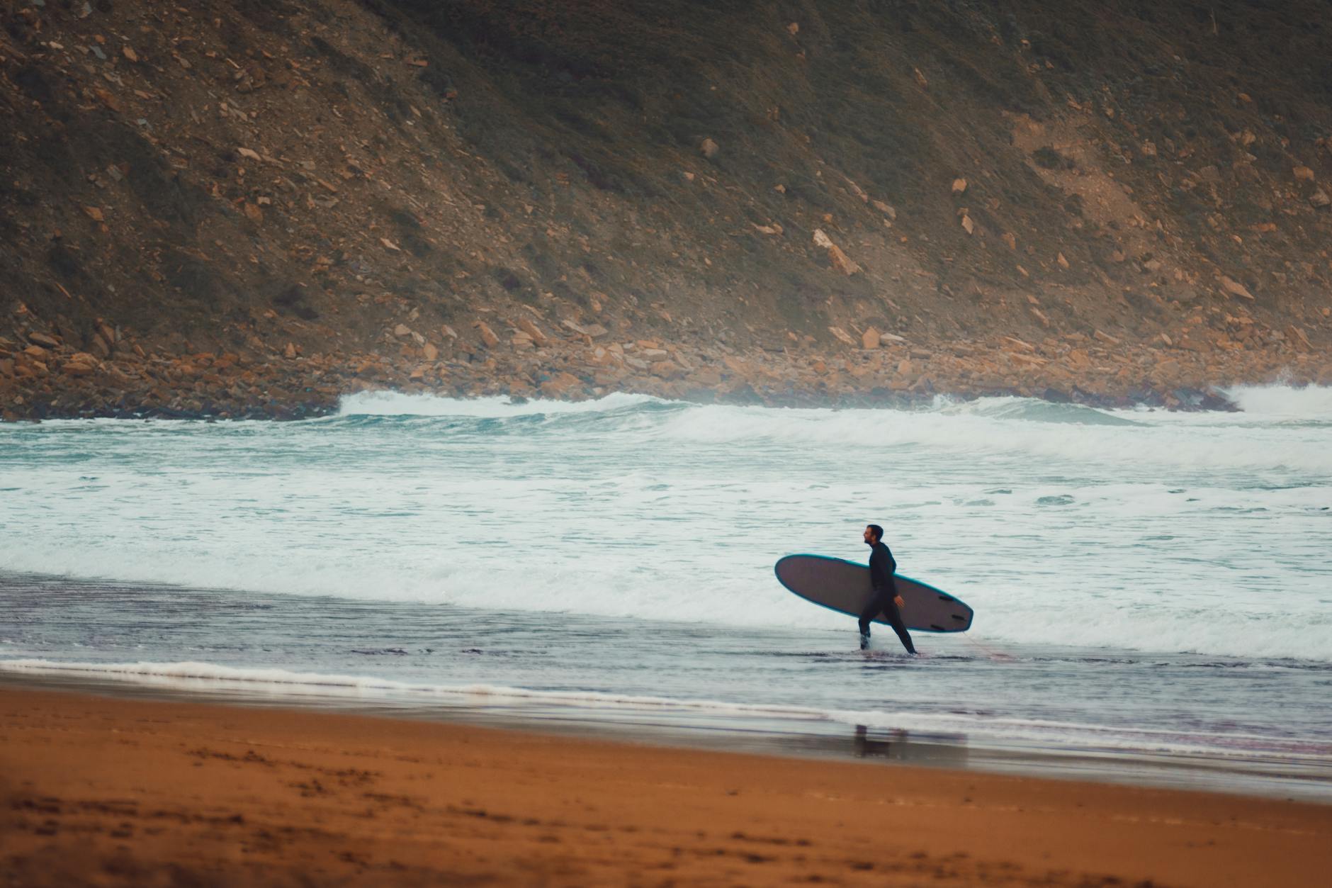 How to Carry a Surfboard Safely